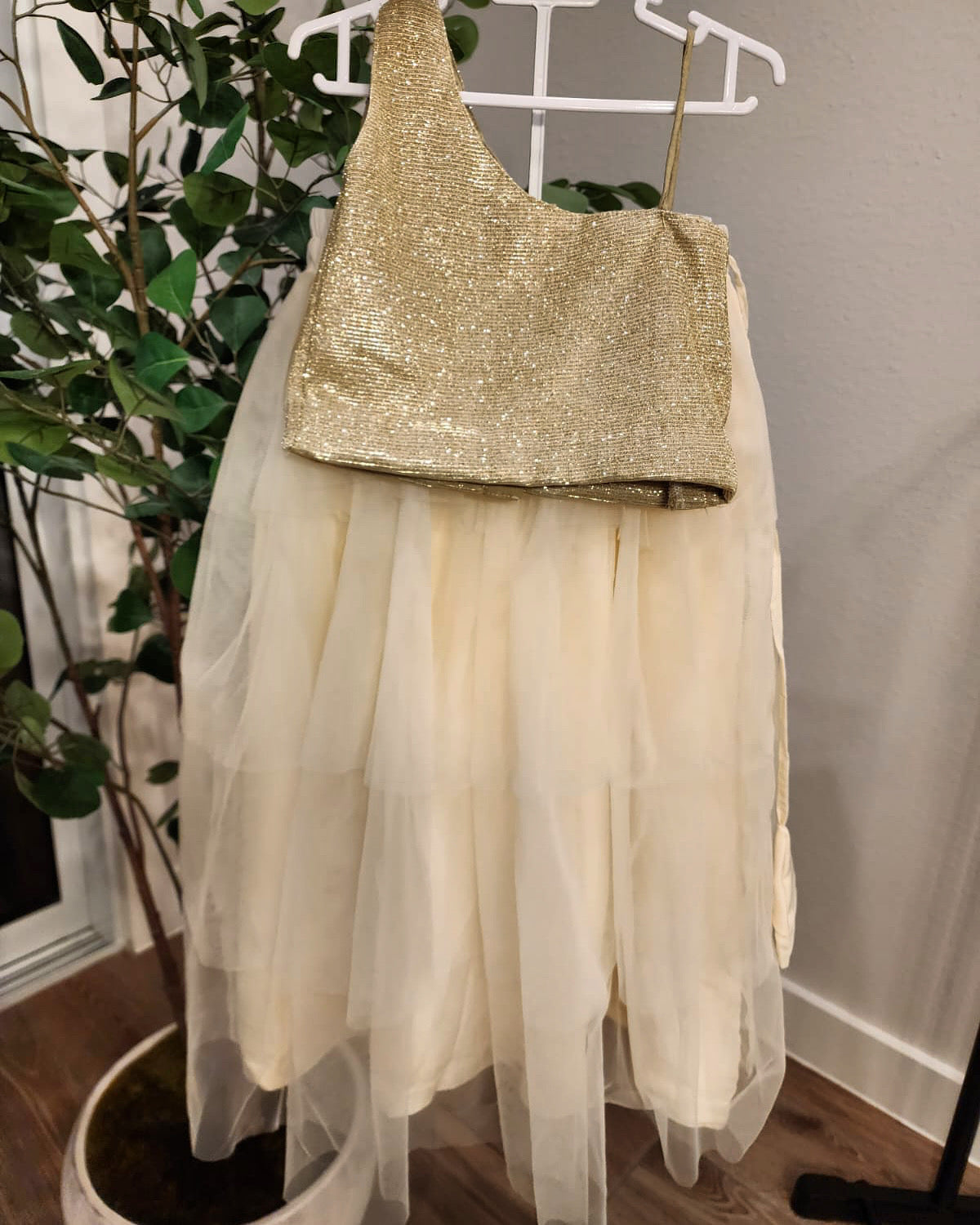 The Avni Lehenga